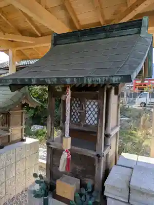 三社神社の{uncategorized: "未分類", other: "その他", undefined: "問題あり", building: "その他建物", grave: "お墓", sacred_gate: "鳥居", guardian: "狛犬", statue: "像", buddha: "仏像", history: "歴史", nature: "自然", garden: "庭園", animal: "動物", pagoda: "塔", temizu: "手水舎", mountain_gate: "山門・神門", sanctuary: "本殿・本堂", subordinate: "末社・摂社", art: "芸術", scenery: "景色", jizo: "地蔵", ema: "絵馬", goshuin: "御朱印", omikuji: "おみくじ", items: "授与品その他", amulet: "お守り", goshuincho: "御朱印帳", eats: "食事", festival: "お祭り", votive_dance: "神楽", shichigosan: "七五三参", wedding: "結婚式", experience: "体験その他", initially: "初詣", around: "周辺", anti_infection: "感染症対策"}