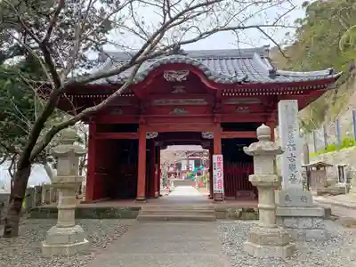 那古寺の山門・神門