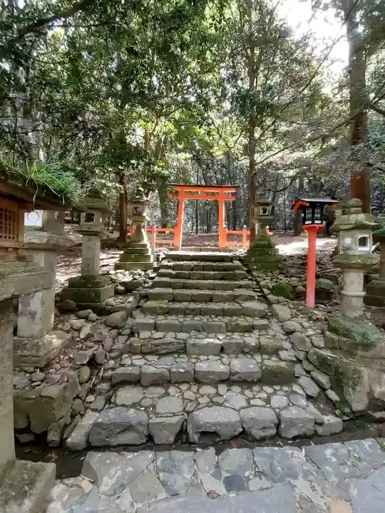 鳴雷神社(香山龍王社)の{uncategorized: "未分類", other: "その他", undefined: "問題あり", building: "その他建物", grave: "お墓", sacred_gate: "鳥居", guardian: "狛犬", statue: "像", buddha: "仏像", history: "歴史", nature: "自然", garden: "庭園", animal: "動物", pagoda: "塔", temizu: "手水舎", mountain_gate: "山門・神門", sanctuary: "本殿・本堂", subordinate: "末社・摂社", art: "芸術", scenery: "景色", jizo: "地蔵", ema: "絵馬", goshuin: "御朱印", omikuji: "おみくじ", items: "授与品その他", amulet: "お守り", goshuincho: "御朱印帳", eats: "食事", festival: "お祭り", votive_dance: "神楽", shichigosan: "七五三参", wedding: "結婚式", experience: "体験その他", initially: "初詣", around: "周辺", anti_infection: "感染症対策"}