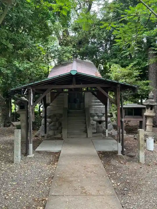 八幡社の{uncategorized: "未分類", other: "その他", undefined: "問題あり", building: "その他建物", grave: "お墓", sacred_gate: "鳥居", guardian: "狛犬", statue: "像", buddha: "仏像", history: "歴史", nature: "自然", garden: "庭園", animal: "動物", pagoda: "塔", temizu: "手水舎", mountain_gate: "山門・神門", sanctuary: "本殿・本堂", subordinate: "末社・摂社", art: "芸術", scenery: "景色", jizo: "地蔵", ema: "絵馬", goshuin: "御朱印", omikuji: "おみくじ", items: "授与品その他", amulet: "お守り", goshuincho: "御朱印帳", eats: "食事", festival: "お祭り", votive_dance: "神楽", shichigosan: "七五三参", wedding: "結婚式", experience: "体験その他", initially: "初詣", around: "周辺", anti_infection: "感染症対策"}