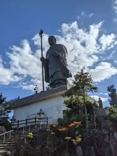 龍眼寺の像