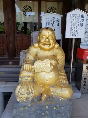 田村神社の像