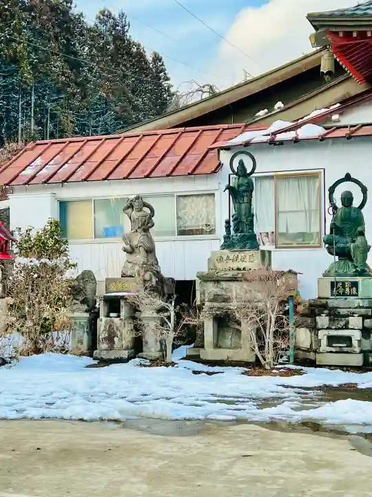 水上寺(成田山水上不動尊) の{uncategorized: "未分類", other: "その他", undefined: "問題あり", building: "その他建物", grave: "お墓", sacred_gate: "鳥居", guardian: "狛犬", statue: "像", buddha: "仏像", history: "歴史", nature: "自然", garden: "庭園", animal: "動物", pagoda: "塔", temizu: "手水舎", mountain_gate: "山門・神門", sanctuary: "本殿・本堂", subordinate: "末社・摂社", art: "芸術", scenery: "景色", jizo: "地蔵", ema: "絵馬", goshuin: "御朱印", omikuji: "おみくじ", items: "授与品その他", amulet: "お守り", goshuincho: "御朱印帳", eats: "食事", festival: "お祭り", votive_dance: "神楽", shichigosan: "七五三参", wedding: "結婚式", experience: "体験その他", initially: "初詣", around: "周辺", anti_infection: "感染症対策"}