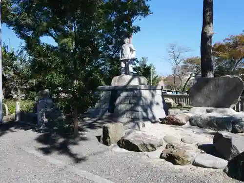 焼津神社の像