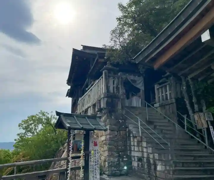 阿賀神社の{uncategorized: "未分類", other: "その他", undefined: "問題あり", building: "その他建物", grave: "お墓", sacred_gate: "鳥居", guardian: "狛犬", statue: "像", buddha: "仏像", history: "歴史", nature: "自然", garden: "庭園", animal: "動物", pagoda: "塔", temizu: "手水舎", mountain_gate: "山門・神門", sanctuary: "本殿・本堂", subordinate: "末社・摂社", art: "芸術", scenery: "景色", jizo: "地蔵", ema: "絵馬", goshuin: "御朱印", omikuji: "おみくじ", items: "授与品その他", amulet: "お守り", goshuincho: "御朱印帳", eats: "食事", festival: "お祭り", votive_dance: "神楽", shichigosan: "七五三参", wedding: "結婚式", experience: "体験その他", initially: "初詣", around: "周辺", anti_infection: "感染症対策"}