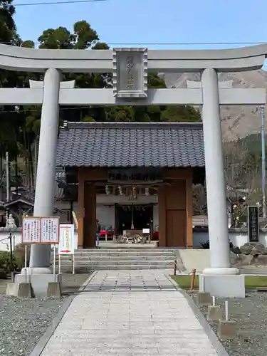 阿蘇白水龍神權現神社の鳥居