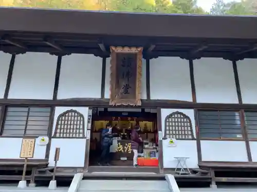 水潜寺の本殿