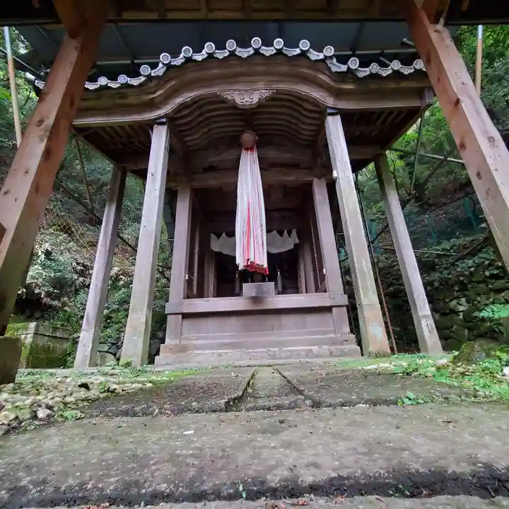 關蝉丸神社上社の本殿・本堂
