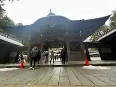 彌彦神社の山門