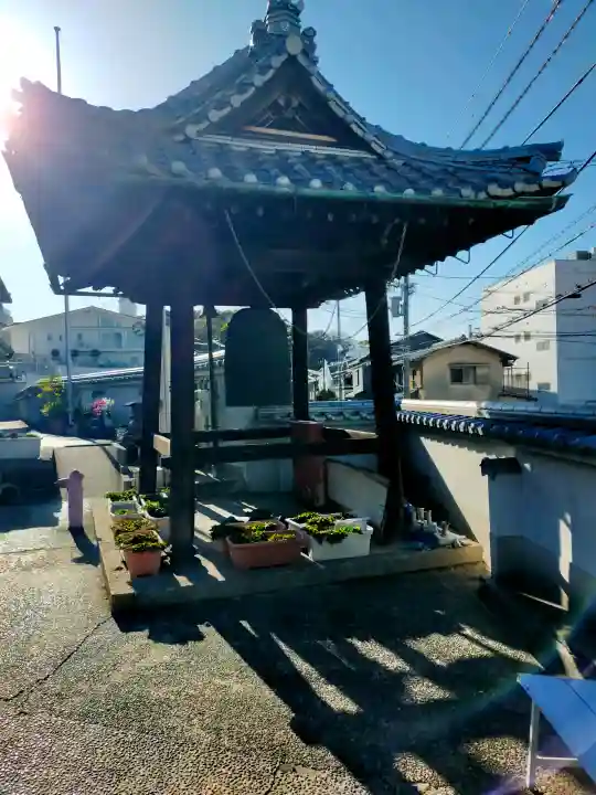 一乗寺の{uncategorized: "未分類", other: "その他", undefined: "問題あり", building: "その他建物", grave: "お墓", sacred_gate: "鳥居", guardian: "狛犬", statue: "像", buddha: "仏像", history: "歴史", nature: "自然", garden: "庭園", animal: "動物", pagoda: "塔", temizu: "手水舎", mountain_gate: "山門・神門", sanctuary: "本殿・本堂", subordinate: "末社・摂社", art: "芸術", scenery: "景色", jizo: "地蔵", ema: "絵馬", goshuin: "御朱印", omikuji: "おみくじ", items: "授与品その他", amulet: "お守り", goshuincho: "御朱印帳", eats: "食事", festival: "お祭り", votive_dance: "神楽", shichigosan: "七五三参", wedding: "結婚式", experience: "体験その他", initially: "初詣", around: "周辺", anti_infection: "感染症対策"}