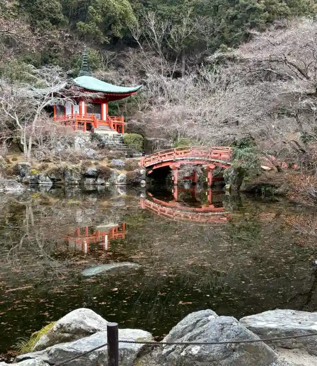 醍醐寺の{uncategorized: "未分類", other: "その他", undefined: "問題あり", building: "その他建物", grave: "お墓", sacred_gate: "鳥居", guardian: "狛犬", statue: "像", buddha: "仏像", history: "歴史", nature: "自然", garden: "庭園", animal: "動物", pagoda: "塔", temizu: "手水舎", mountain_gate: "山門・神門", sanctuary: "本殿・本堂", subordinate: "末社・摂社", art: "芸術", scenery: "景色", jizo: "地蔵", ema: "絵馬", goshuin: "御朱印", omikuji: "おみくじ", items: "授与品その他", amulet: "お守り", goshuincho: "御朱印帳", eats: "食事", festival: "お祭り", votive_dance: "神楽", shichigosan: "七五三参", wedding: "結婚式", experience: "体験その他", initially: "初詣", around: "周辺", anti_infection: "感染症対策"}