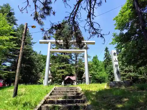 東山神社の鳥居