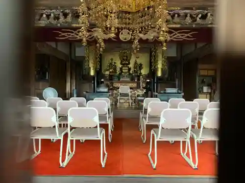 西行寺の本殿・本堂