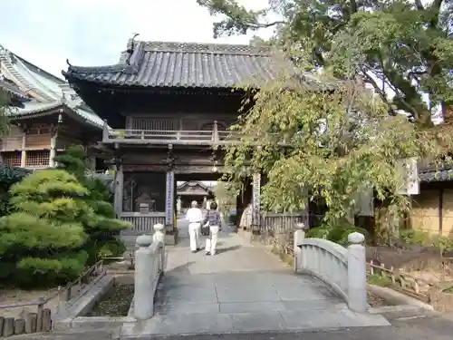 立江寺の山門