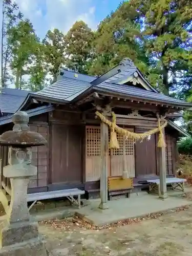 泉神社の本殿