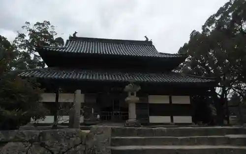 観世音寺の本殿