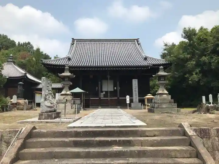 三谷寺の本殿・本堂