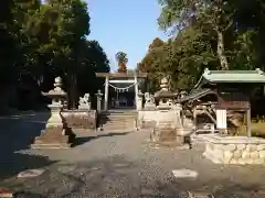 伊賀留我神社の建物その他