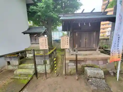 取手八坂神社の末社