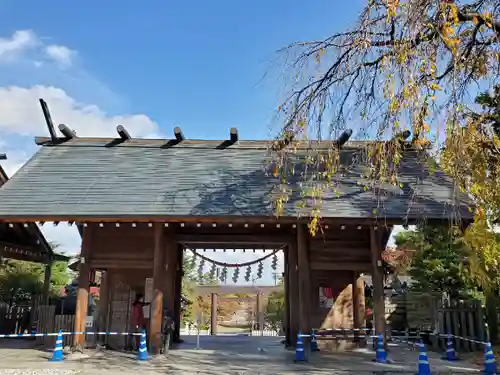 開成山大神宮の山門・神門