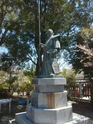 光雲神社の像