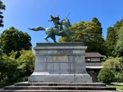 埴生護國八幡宮(富山県)
