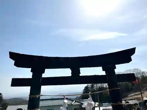 菱野健功神社の鳥居