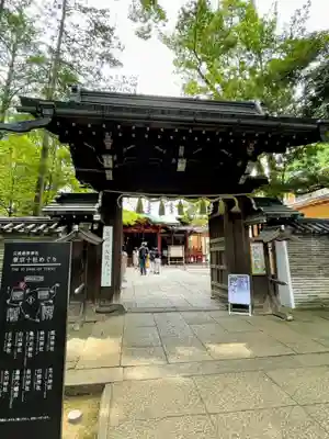 赤坂氷川神社の山門・神門