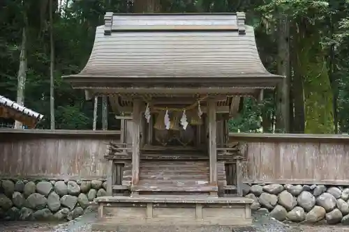 三輪神社の本殿