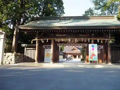 砥鹿神社(里宮)の山門・神門