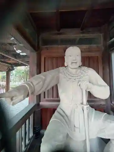 石切劔箭神社の{uncategorized: "未分類", other: "その他", undefined: "問題あり", building: "その他建物", grave: "お墓", sacred_gate: "鳥居", guardian: "狛犬", statue: "像", buddha: "仏像", history: "歴史", nature: "自然", garden: "庭園", animal: "動物", pagoda: "塔", temizu: "手水舎", mountain_gate: "山門・神門", sanctuary: "本殿・本堂", subordinate: "末社・摂社", art: "芸術", scenery: "景色", jizo: "地蔵", ema: "絵馬", goshuin: "御朱印", omikuji: "おみくじ", items: "授与品その他", amulet: "お守り", goshuincho: "御朱印帳", eats: "食事", festival: "お祭り", votive_dance: "神楽", shichigosan: "七五三参", wedding: "結婚式", experience: "体験その他", initially: "初詣", around: "周辺", anti_infection: "感染症対策"}