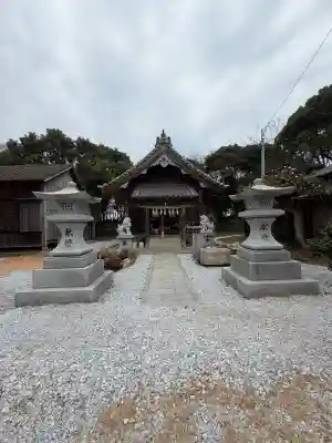 年毛神社の{uncategorized: "未分類", other: "その他", undefined: "問題あり", building: "その他建物", grave: "お墓", sacred_gate: "鳥居", guardian: "狛犬", statue: "像", buddha: "仏像", history: "歴史", nature: "自然", garden: "庭園", animal: "動物", pagoda: "塔", temizu: "手水舎", mountain_gate: "山門・神門", sanctuary: "本殿・本堂", subordinate: "末社・摂社", art: "芸術", scenery: "景色", jizo: "地蔵", ema: "絵馬", goshuin: "御朱印", omikuji: "おみくじ", items: "授与品その他", amulet: "お守り", goshuincho: "御朱印帳", eats: "食事", festival: "お祭り", votive_dance: "神楽", shichigosan: "七五三参", wedding: "結婚式", experience: "体験その他", initially: "初詣", around: "周辺", anti_infection: "感染症対策"}