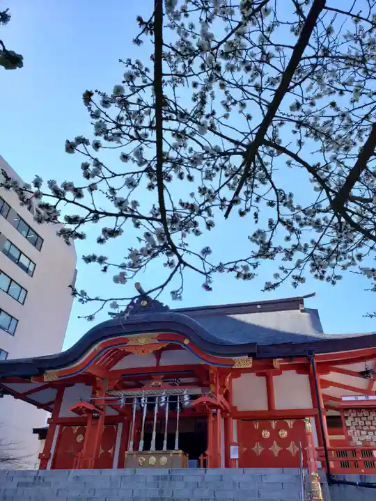花園神社の本殿・本堂