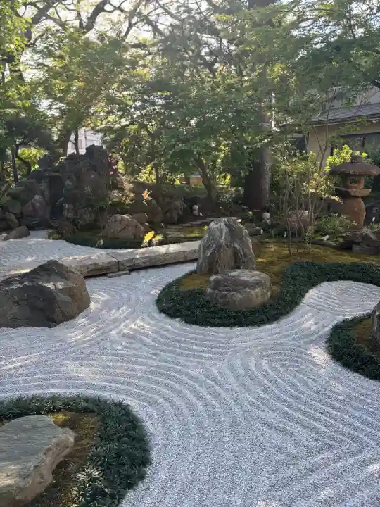 感通寺の{uncategorized: "未分類", other: "その他", undefined: "問題あり", building: "その他建物", grave: "お墓", sacred_gate: "鳥居", guardian: "狛犬", statue: "像", buddha: "仏像", history: "歴史", nature: "自然", garden: "庭園", animal: "動物", pagoda: "塔", temizu: "手水舎", mountain_gate: "山門・神門", sanctuary: "本殿・本堂", subordinate: "末社・摂社", art: "芸術", scenery: "景色", jizo: "地蔵", ema: "絵馬", goshuin: "御朱印", omikuji: "おみくじ", items: "授与品その他", amulet: "お守り", goshuincho: "御朱印帳", eats: "食事", festival: "お祭り", votive_dance: "神楽", shichigosan: "七五三参", wedding: "結婚式", experience: "体験その他", initially: "初詣", around: "周辺", anti_infection: "感染症対策"}