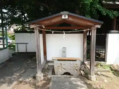 六軒神社の手水舎