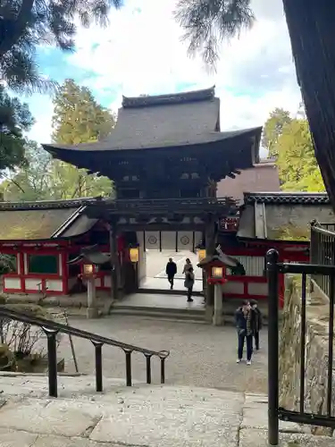 石上神宮の山門