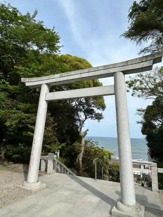 大洗磯前神社の{uncategorized: "未分類", other: "その他", undefined: "問題あり", building: "その他建物", grave: "お墓", sacred_gate: "鳥居", guardian: "狛犬", statue: "像", buddha: "仏像", history: "歴史", nature: "自然", garden: "庭園", animal: "動物", pagoda: "塔", temizu: "手水舎", mountain_gate: "山門・神門", sanctuary: "本殿・本堂", subordinate: "末社・摂社", art: "芸術", scenery: "景色", jizo: "地蔵", ema: "絵馬", goshuin: "御朱印", omikuji: "おみくじ", items: "授与品その他", amulet: "お守り", goshuincho: "御朱印帳", eats: "食事", festival: "お祭り", votive_dance: "神楽", shichigosan: "七五三参", wedding: "結婚式", experience: "体験その他", initially: "初詣", around: "周辺", anti_infection: "感染症対策"}