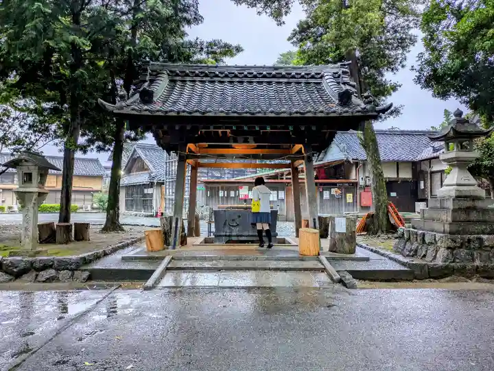 豊川進雄神社の手水舎