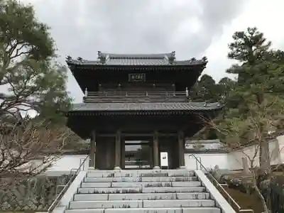 漢陽寺の山門