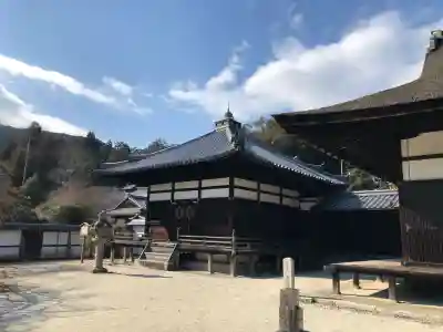 園城寺（三井寺）の{uncategorized: "未分類", other: "その他", undefined: "問題あり", building: "その他建物", grave: "お墓", sacred_gate: "鳥居", guardian: "狛犬", statue: "像", buddha: "仏像", history: "歴史", nature: "自然", garden: "庭園", animal: "動物", pagoda: "塔", temizu: "手水舎", mountain_gate: "山門・神門", sanctuary: "本殿・本堂", subordinate: "末社・摂社", art: "芸術", scenery: "景色", jizo: "地蔵", ema: "絵馬", goshuin: "御朱印", omikuji: "おみくじ", items: "授与品その他", amulet: "お守り", goshuincho: "御朱印帳", eats: "食事", festival: "お祭り", votive_dance: "神楽", shichigosan: "七五三参", wedding: "結婚式", experience: "体験その他", initially: "初詣", around: "周辺", anti_infection: "感染症対策"}