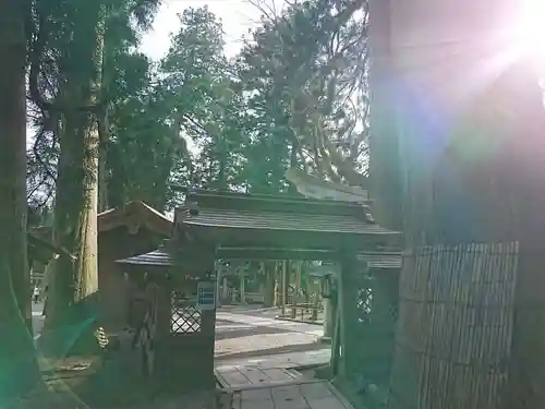 白山比咩神社の山門・神門