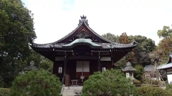 秋篠寺の本殿・本堂