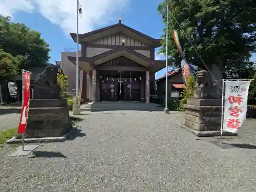 日野八坂神社の{uncategorized: "未分類", other: "その他", undefined: "問題あり", building: "その他建物", grave: "お墓", sacred_gate: "鳥居", guardian: "狛犬", statue: "像", buddha: "仏像", history: "歴史", nature: "自然", garden: "庭園", animal: "動物", pagoda: "塔", temizu: "手水舎", mountain_gate: "山門・神門", sanctuary: "本殿・本堂", subordinate: "末社・摂社", art: "芸術", scenery: "景色", jizo: "地蔵", ema: "絵馬", goshuin: "御朱印", omikuji: "おみくじ", items: "授与品その他", amulet: "お守り", goshuincho: "御朱印帳", eats: "食事", festival: "お祭り", votive_dance: "神楽", shichigosan: "七五三参", wedding: "結婚式", experience: "体験その他", initially: "初詣", around: "周辺", anti_infection: "感染症対策"}
