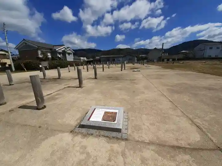 箸墓古墳(倭迹迹日百襲姫命 大市墓)の{uncategorized: "未分類", other: "その他", undefined: "問題あり", building: "その他建物", grave: "お墓", sacred_gate: "鳥居", guardian: "狛犬", statue: "像", buddha: "仏像", history: "歴史", nature: "自然", garden: "庭園", animal: "動物", pagoda: "塔", temizu: "手水舎", mountain_gate: "山門・神門", sanctuary: "本殿・本堂", subordinate: "末社・摂社", art: "芸術", scenery: "景色", jizo: "地蔵", ema: "絵馬", goshuin: "御朱印", omikuji: "おみくじ", items: "授与品その他", amulet: "お守り", goshuincho: "御朱印帳", eats: "食事", festival: "お祭り", votive_dance: "神楽", shichigosan: "七五三参", wedding: "結婚式", experience: "体験その他", initially: "初詣", around: "周辺", anti_infection: "感染症対策"}