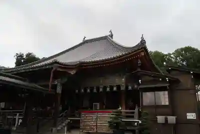 中山寺の本殿・本堂