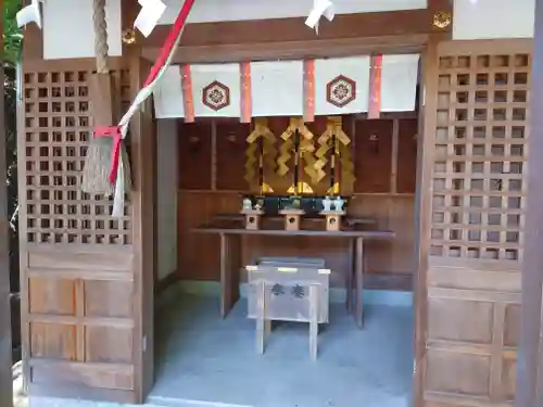 新屋坐天照御魂神社の末社・摂社