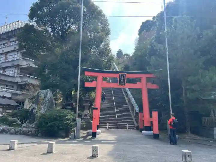 高良大社の{uncategorized: "未分類", other: "その他", undefined: "問題あり", building: "その他建物", grave: "お墓", sacred_gate: "鳥居", guardian: "狛犬", statue: "像", buddha: "仏像", history: "歴史", nature: "自然", garden: "庭園", animal: "動物", pagoda: "塔", temizu: "手水舎", mountain_gate: "山門・神門", sanctuary: "本殿・本堂", subordinate: "末社・摂社", art: "芸術", scenery: "景色", jizo: "地蔵", ema: "絵馬", goshuin: "御朱印", omikuji: "おみくじ", items: "授与品その他", amulet: "お守り", goshuincho: "御朱印帳", eats: "食事", festival: "お祭り", votive_dance: "神楽", shichigosan: "七五三参", wedding: "結婚式", experience: "体験その他", initially: "初詣", around: "周辺", anti_infection: "感染症対策"}