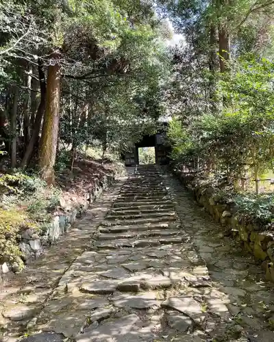 定光寺の山門