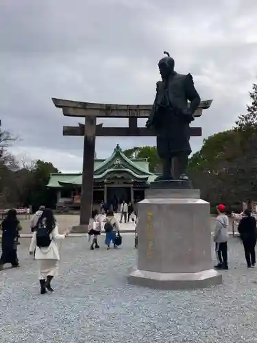 豊國神社の像