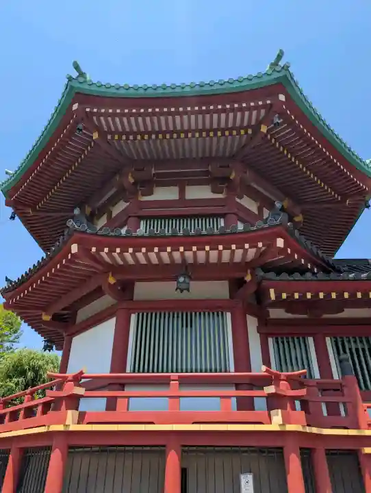 寛永寺不忍池弁天堂の{uncategorized: "未分類", other: "その他", undefined: "問題あり", building: "その他建物", grave: "お墓", sacred_gate: "鳥居", guardian: "狛犬", statue: "像", buddha: "仏像", history: "歴史", nature: "自然", garden: "庭園", animal: "動物", pagoda: "塔", temizu: "手水舎", mountain_gate: "山門・神門", sanctuary: "本殿・本堂", subordinate: "末社・摂社", art: "芸術", scenery: "景色", jizo: "地蔵", ema: "絵馬", goshuin: "御朱印", omikuji: "おみくじ", items: "授与品その他", amulet: "お守り", goshuincho: "御朱印帳", eats: "食事", festival: "お祭り", votive_dance: "神楽", shichigosan: "七五三参", wedding: "結婚式", experience: "体験その他", initially: "初詣", around: "周辺", anti_infection: "感染症対策"}